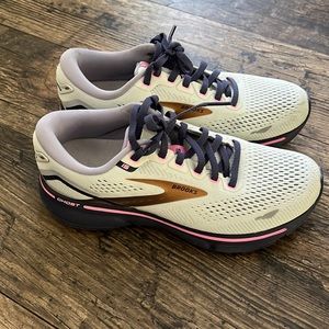 Brooks Ghost 15